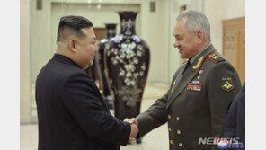 북러, 평양서 밀착 과시…전문가 “무기거래 기정사실화”