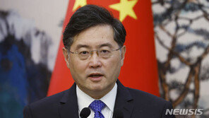 친강 中 외교부장 면직-왕이 재복귀…외교부 “한중간 지속 소통”