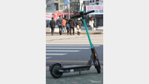 속초서 승용차·전동킥보드 충돌…10대 1명 중상