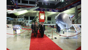 軍, 북한 무인기 등 열병식 등장 무기 “분석 중”