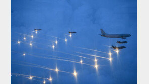 국군전사자 유해 고향 지나자 “이젠 저희가 지켜드리겠다”