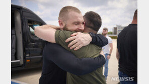 젤렌스키, 바흐무트 최전선 특수 부대 격려 방문