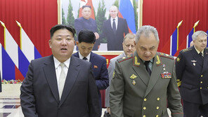김정은, 러 국방과 통역만 배석 단독회담… 中보다 ‘서방과 정면대립’ 러와 급속 밀착 