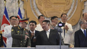 통일부, 북한 열병식에 “중·러와 연대 과시…핵대결 자세 유감”