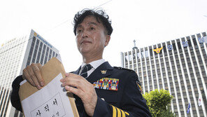 류삼영 총경 “파면 각오했는데 사표 던져 차라리 영광…앞으로 유튜브로”