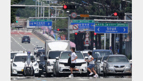 “밖은 찜통, 안은 냉방병 걱정”…‘대프리카’ 폭염 ‘상반 풍경’