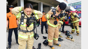 두꺼운 방화복에 장갑까지 끼고…폭염과 사투 벌이는 119대원들