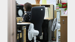 “여름에는 공무원도 덥습니다”…폭염에도 공공기관 실내는 28도