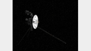 보이저 2호와 통신두절 2주만에 미세신호 포착