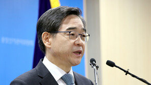 ‘대장동 로비 의혹’ 권순일 전 대법관, 변호사 활동 본격 시작