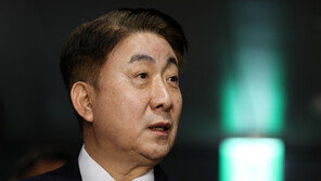 ‘지분 쪼개기 증여’ 의혹…이동관 “배우자, 남들 꺼리던 대의원 맡은 것”