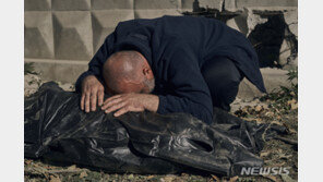 무고한 희생 줄지어…우크라 “전쟁 중 민간인 사망 1만명↑”