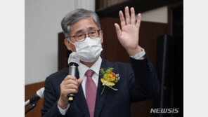 신평 “여당 자체 조사서 ‘수도권 총선 전멸’…윤 대통령, 신당 고민”