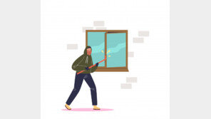 “크래커랑 귤 먹어”…집에 괴한 들자 기지 발휘해 내쫓은 美할머니