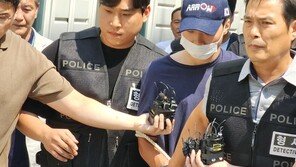 성남 흉기 난동 20대 피의자, 범행 동기 질문에 ‘묵묵부답’…구속 갈림길