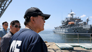 尹 대통령, 휴가 닷새 중 사흘 ‘유선 지시’…현안 돌발에 ‘일하는 휴가’