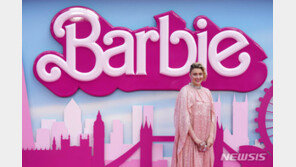 영화 바비, 개봉 3주 만에 전 세계 매출 10억 달러 돌파