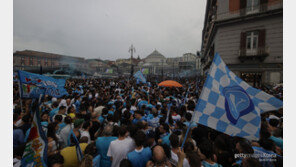 나폴리 우승 이끈 김민재 덕분?…11년 도망치던 마피아 잡혔다