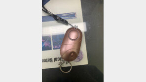 경보기서 고막 찢을듯한 굉음…“3분에 한번 꼴 호신용품 주문”