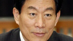 ‘정치공작’ 원세훈 前국정원장 14일 풀려난다…가석방 심사 통과