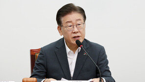 갈길 잃은 혁신위, 옥죄오는 사법리스크…사면초가 이재명