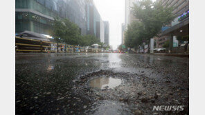 역대급 강우와 폭염에 도로 ‘포트홀’ 급증…2주간 집중점검