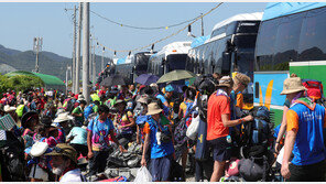 잼버리 대원들, 전국 8개 지역으로 대이동…헬기-순찰차로 에스코트