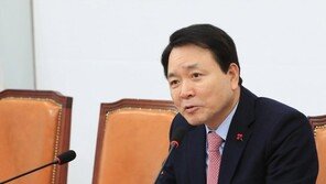 與 성일종 “BTS 잼버리 공연할 수 있게 국방부가 지원해 달라”