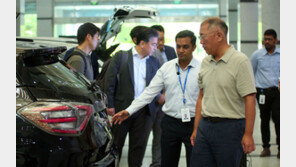 정의선 현대차그룹 회장, 인도 방문…중장기 전략 점검