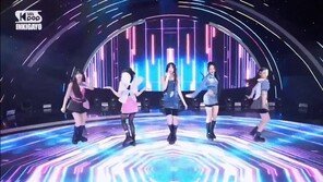 방심위 “뉴진스 아이폰 간접광고 논란 민원접수…심의 검토중”