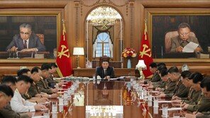 김정은 “전쟁준비 더 공세적으로”…北 중앙군사위 개최