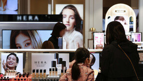 “유커가 돌아온다” 中, 한국 단체 관광 허용 임박…화장품 업계 “환영”