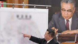 김정은, 서울-계룡대 가리키며 “공세적 전쟁준비” 