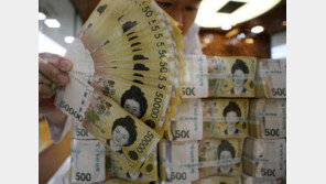 정부, 올 들어 ‘한은 마통’ 100조 넘게 썼다…이자만 1141억원