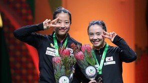‘삐약이’ 신유빈, 국제무대 여자복식서 또 금메달…두 대회 연속 2관왕