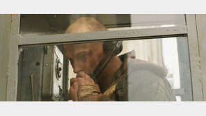 피 묻은 손으로 ‘피의 대숙청’ 고발