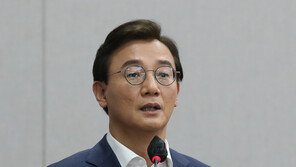 민주 전재수, 이재명 수사에 “야당 밀어내고 총선 치르려는 듯”