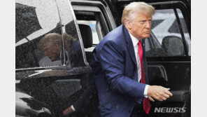 美 트럼프, 조지아주 대선개입 의혹 기소…“셀프사면 힘들지도”