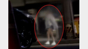 “눈 반쯤 감기고 비틀비틀”…롤스로이스男 병원서 나온 또 다른 여성