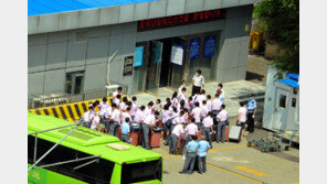 전광판에 “단둥에 오신 것을 환영합니다”… 北-中 3년 7개월만에 인적 왕래 재개 