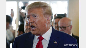 美유권자 62% “트럼프 비호감”…특검 기소엔 의견 갈려