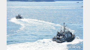 사흘째 연락 끊긴 어선, 침몰 발견…선장은 실종