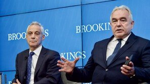 백악관 “오염수, 3국 모두 논의 지속될 것”…韓은 “의제 아냐” 선긋기