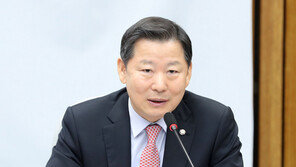 ‘배 침몰’ 발언 이철규 “그럼 당 욕하는 걸 박수쳐야 하나”