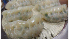 “나라 지켜줘 감사합니다”…군인들에 서비스 챙겨주는 만둣집 사장님