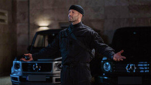 “신무기 되찾아라”… 스테이섬, 헬기조종까지 직접 액션 연기