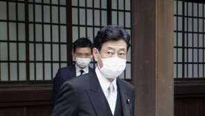 日경제산업상, ‘A급 전범 합사’ 야스쿠니신사 참배