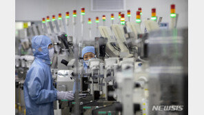 세계 반도체 투자액 1년새 16% ‘뚝’…10년 만에 최악 침체