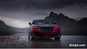 검은장미 영감받은 롤스로이스 ‘라 로즈 누아르’… 의뢰인 위해 4년간 맞춤제작