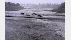 26년 만에 美캘리포니아 열대성 폭풍 상륙